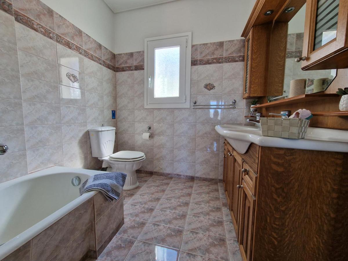Pórto Ráfti Villa Liana : Luxury Villa With Fantastic Sea View, Near Airport מראה חיצוני תמונה